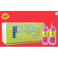伊逊山泉瓶装天然饮用矿泉水——“皇家水脉“
